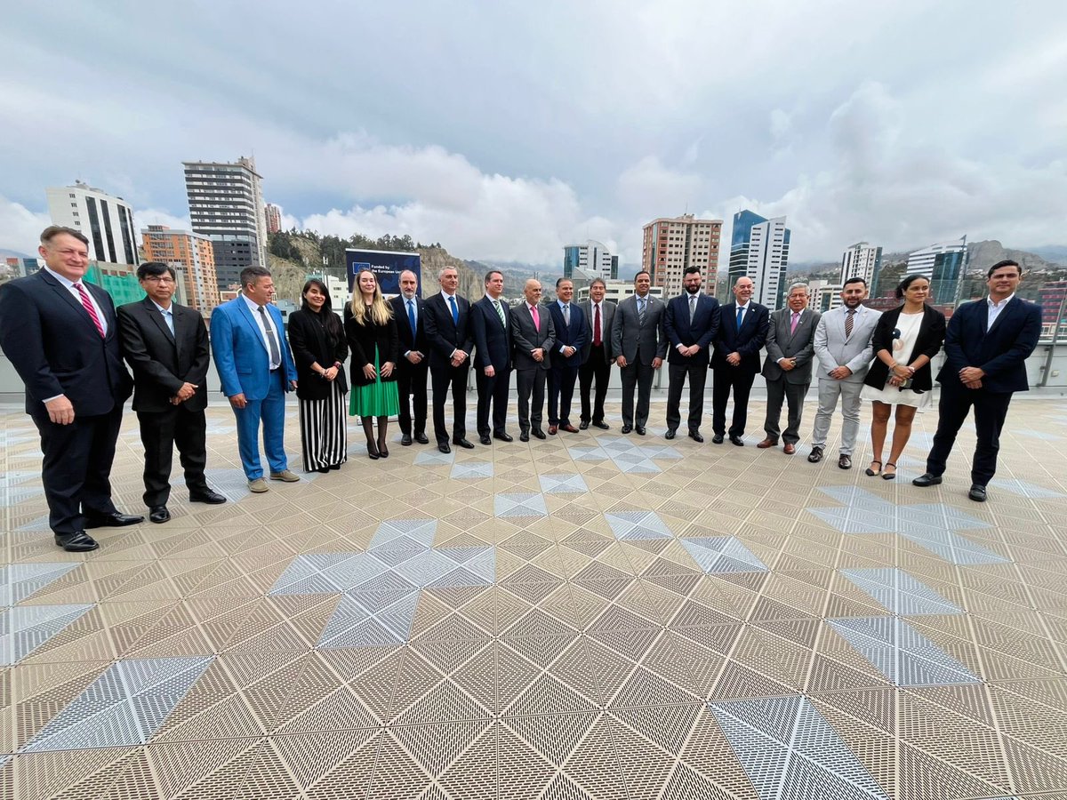 🌎 Esta semana en La Paz 🇧🇴 celebramos la 1ª Reunión Anual del Grupo de Apoyo del CLASI, bajo la nueva Presidencia pro tempore boliviana. 

🫱🏼‍🫲🏽Dos días de trabajo para seguir avanzando en la cooperación regional en materia de seguridad.