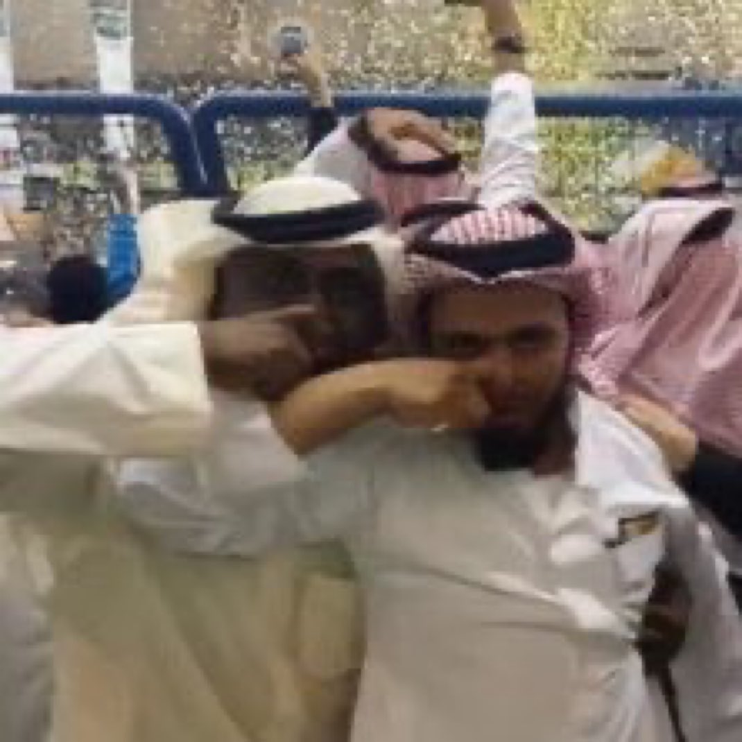 ‏ فالكون tweet media