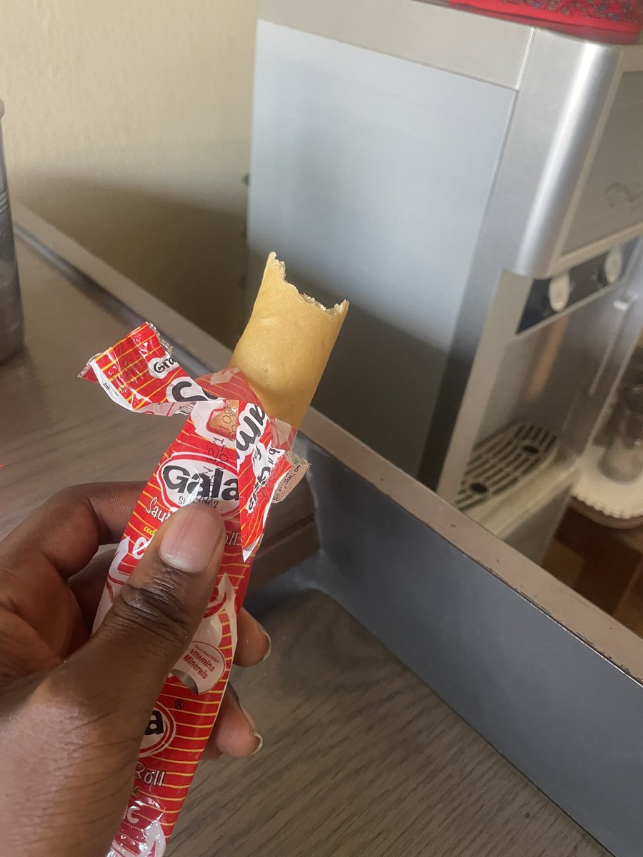 Haven’t eaten Gala in almost 10 years now, I have my favorite sausage roll I eat tho but it’s out of stock where I went to get it. So I bought two Gala because I was hungry and didn’t want real food, just snacks.

Bro this Gala sausage roll is wack 😭
No taste, too hard, nothing