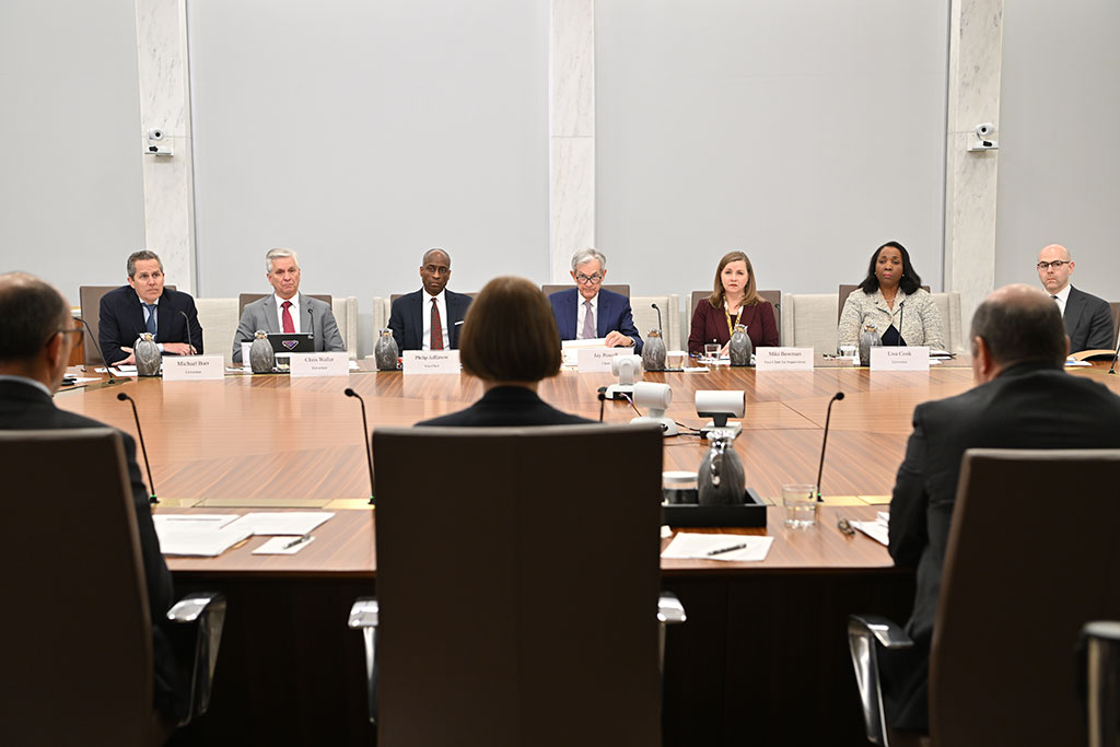 Federal Reserve tweet media