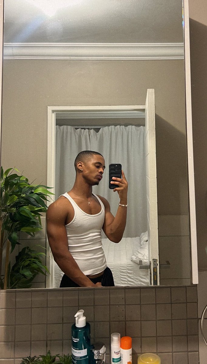 orianevansygent's tweet photo. 🤙🏾 https://t.co/WpbSj89Axl