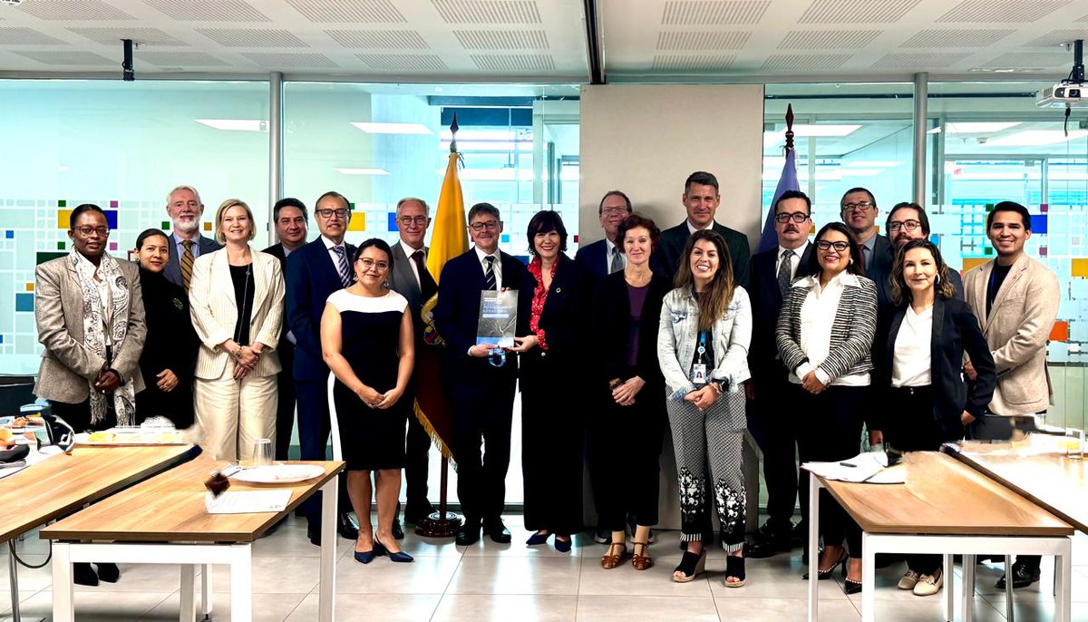 Embajada del Paraguay en Ecuador tweet media
