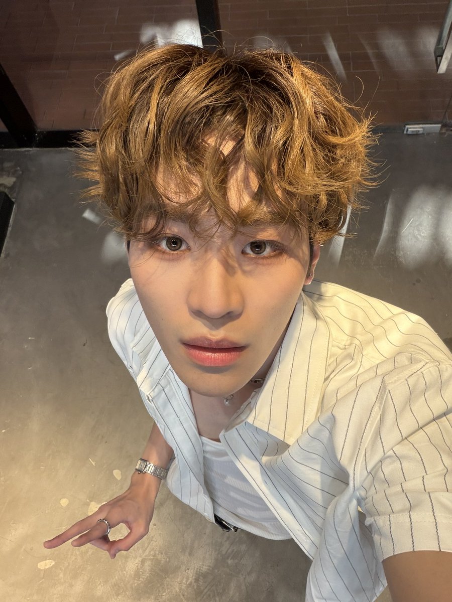 เจมส์เองครับ🦋 tweet media