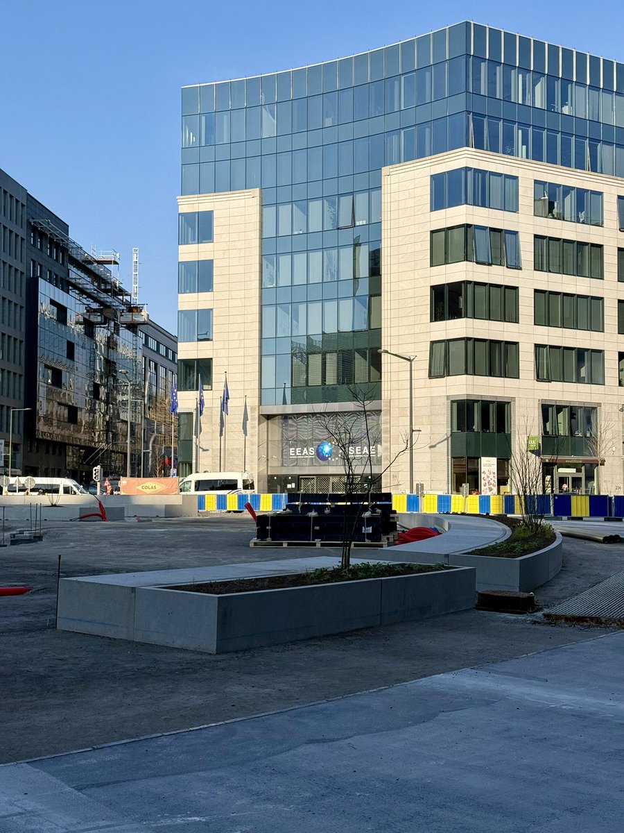 Hans von der Burchard tweet media