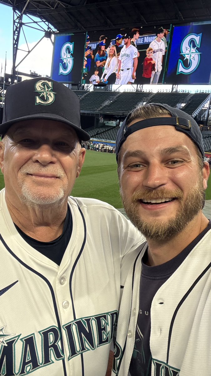 Mr. Rager tweet media