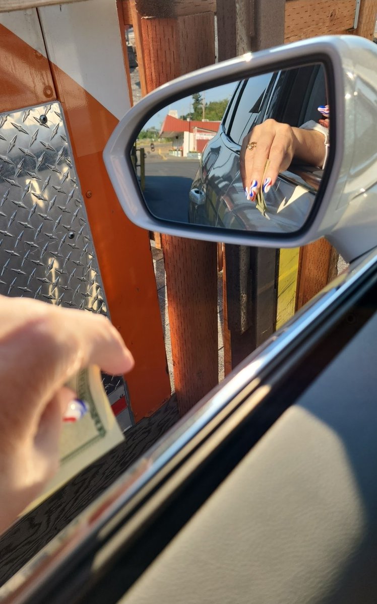 Mary 🟦 tweet media