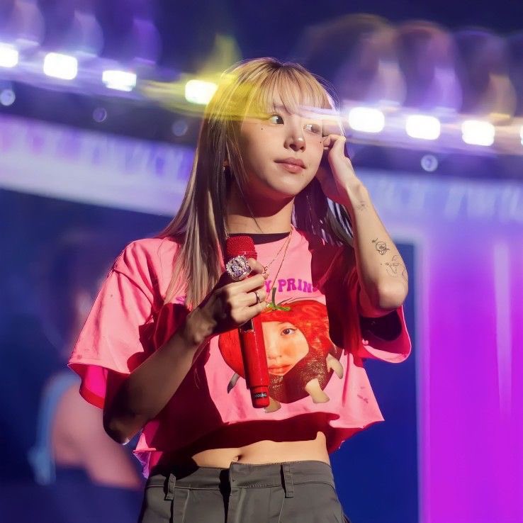 hourly chaeyoung 🫧 tweet media