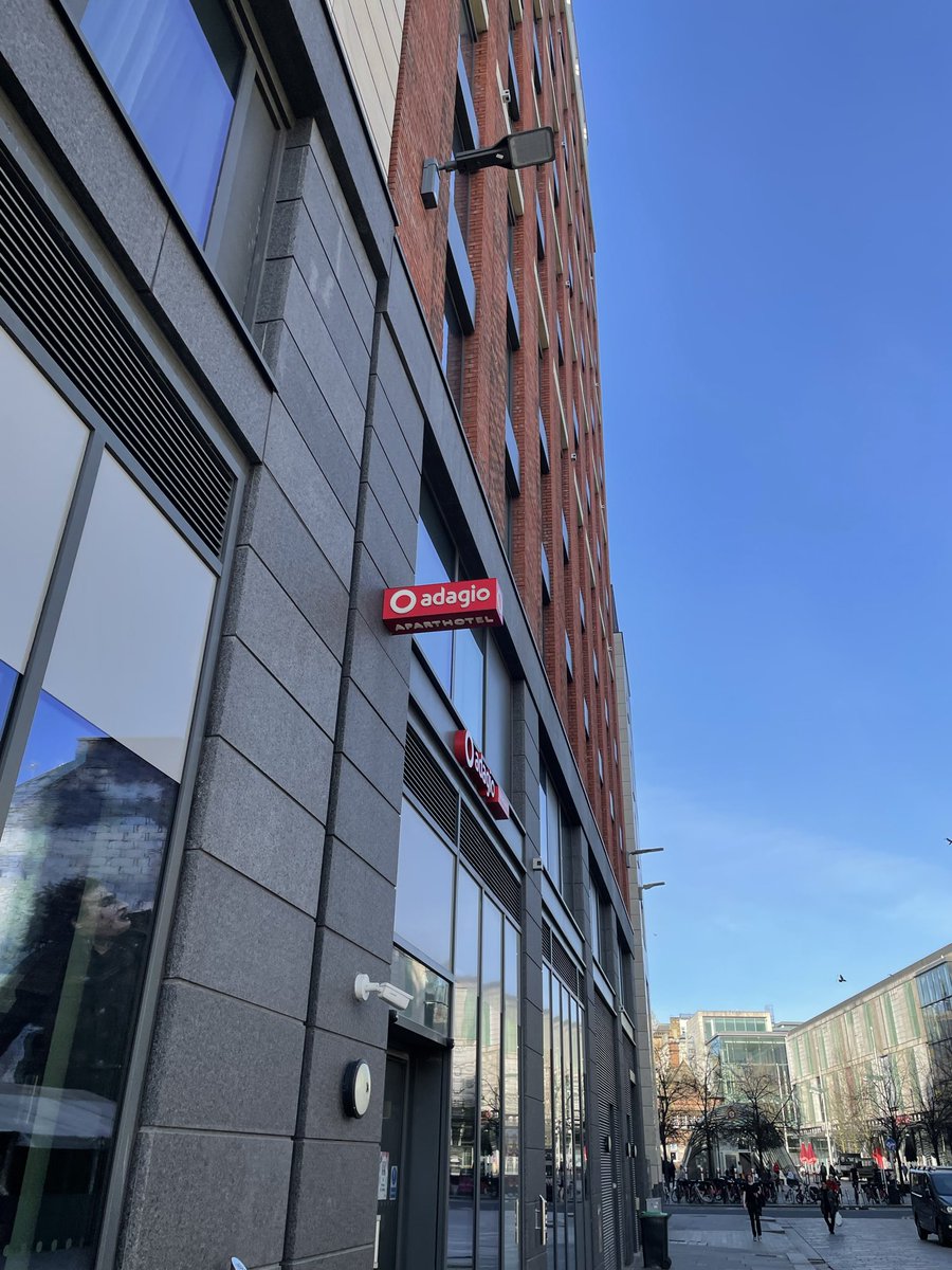 Samantha tweet media