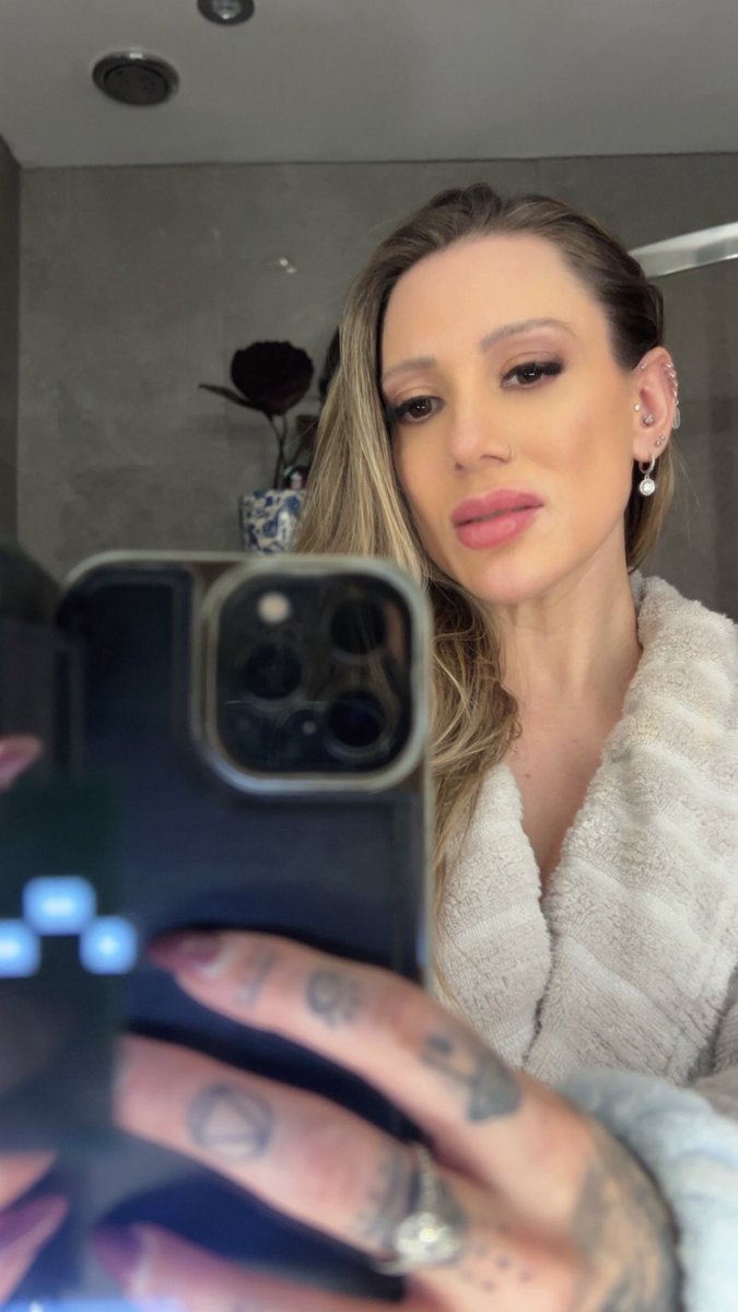 Mistress Leandra tweet media