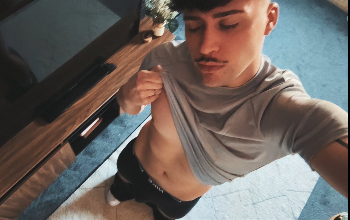 mcrgrey tweet media