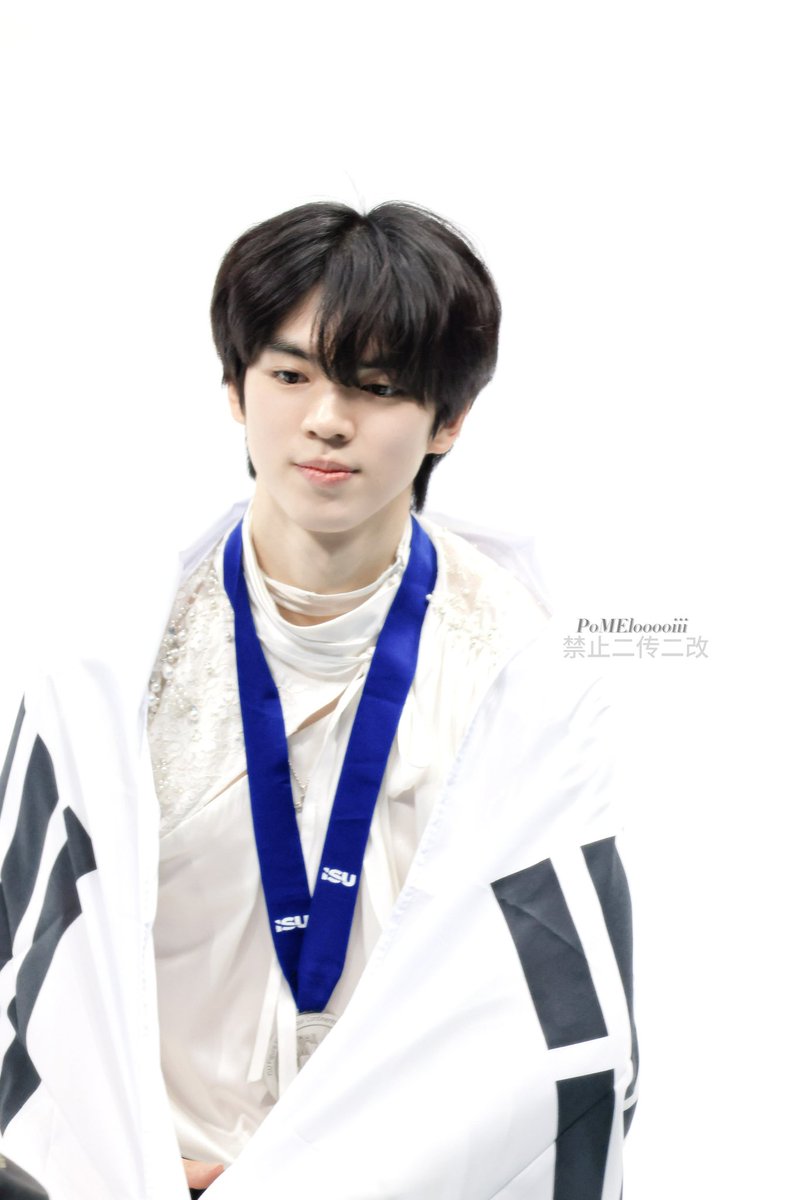 20260125

四大洲锦标赛颁奖
Four Continents Championship
📍Beijing

#차준환
#JunhwanCha