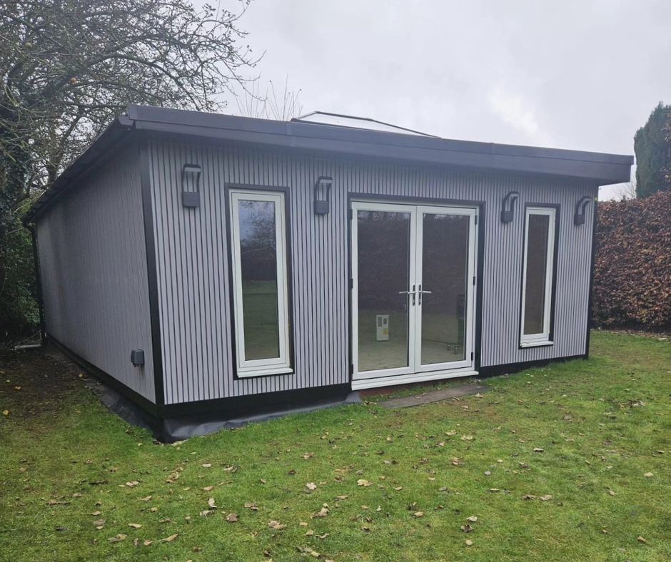 PSD_UK_LTD's tweet image. Our Composite Cladding really is a sleek, modern solution to any space you are looking to rennovate 🌟

Available in 5 colours with L-shaped trim options ✅ 

Contact us
☎️ 01909 768 760 
📧 sales@pavingstones.co.uk 

#composite #cladding #landscaping #wall #slatted #uk