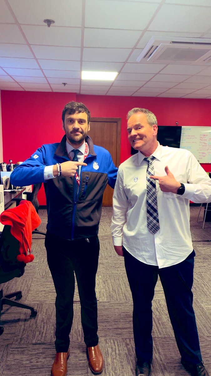 TheZinnMaster's tweet image. Tons of #Billikens fans in Kansas City, including legendary anchorman @PatMcGFox4KC!

#SLU #RollBills