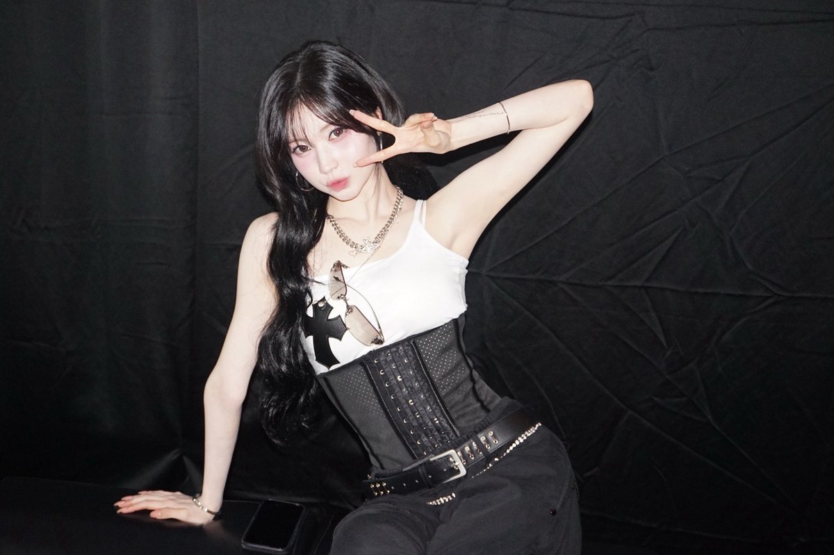 selfolssi ♤ tweet media