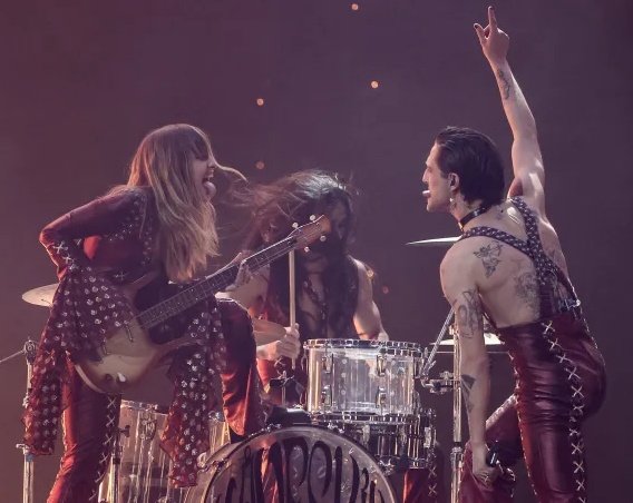 Evian | 🇲🇹🇩🇰🇨🇿 tweet media