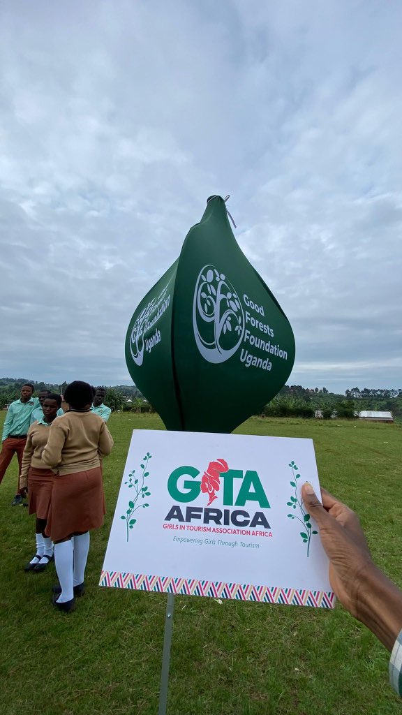 phiona_nam53267's tweet photo. APPRECIATION_POST 🌱

Grateful for the impactful engagements in Hoima and Rukungiri, where communities, leaders, and partners came together to champion forest restoration and sustainable livelihoods

From insightful sessions with students on the value of forestry, to hands-on tree planting activities, the message was clear, trees are not just nature, they are an investment in our future

With over 2.2 million trees planted so far, initiatives like these continue to highlight the power of collective action

The distribution of diverse tree species, including fruit and timber varieties, reflects a commitment to both environmental conservation and economic empowerment for communities

We appreciate the dedication of all partners, local leadership, and participants who made these events successful

Your passion and teamwork continue to drive the vision of greener landscapes and resilient communities

Together, we are not just planting trees, we are growing a legacy

#RestoringForests