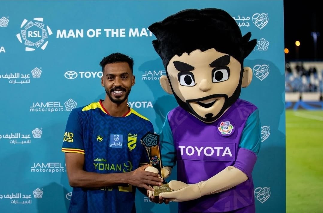 مُطَّلِع tweet media