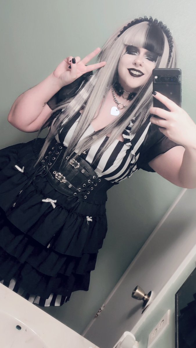 𝖋𝖆𝖊 𝖋𝖆𝖓𝖌𝖘 ₊‧🩸 tweet media