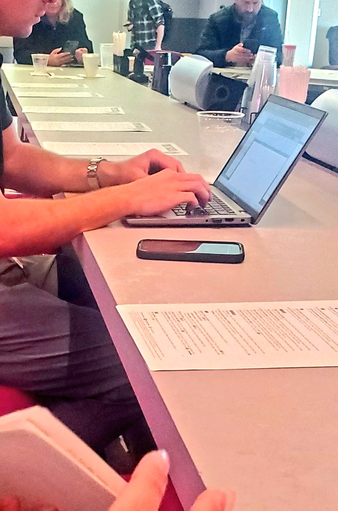 Ripping Whale tweet media