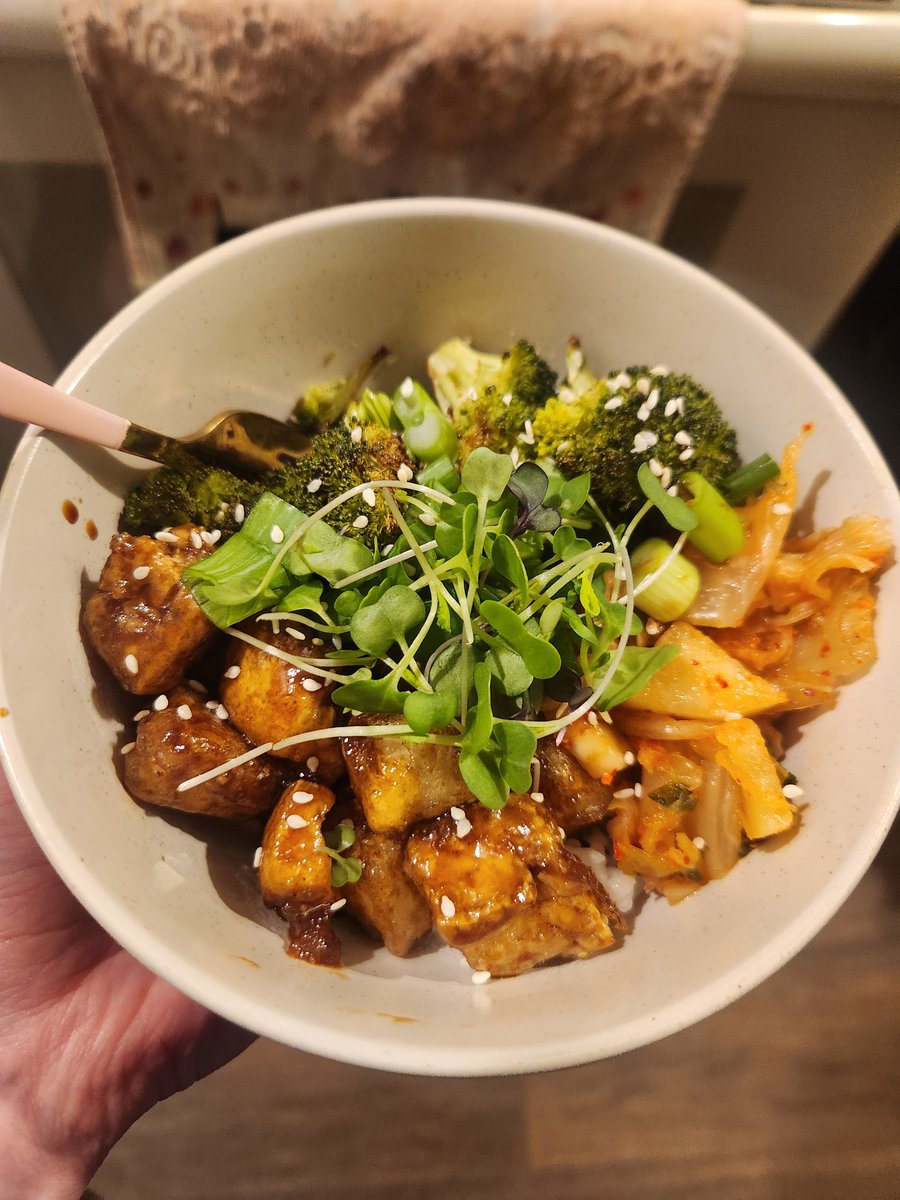 PrincessPowPow tweet media