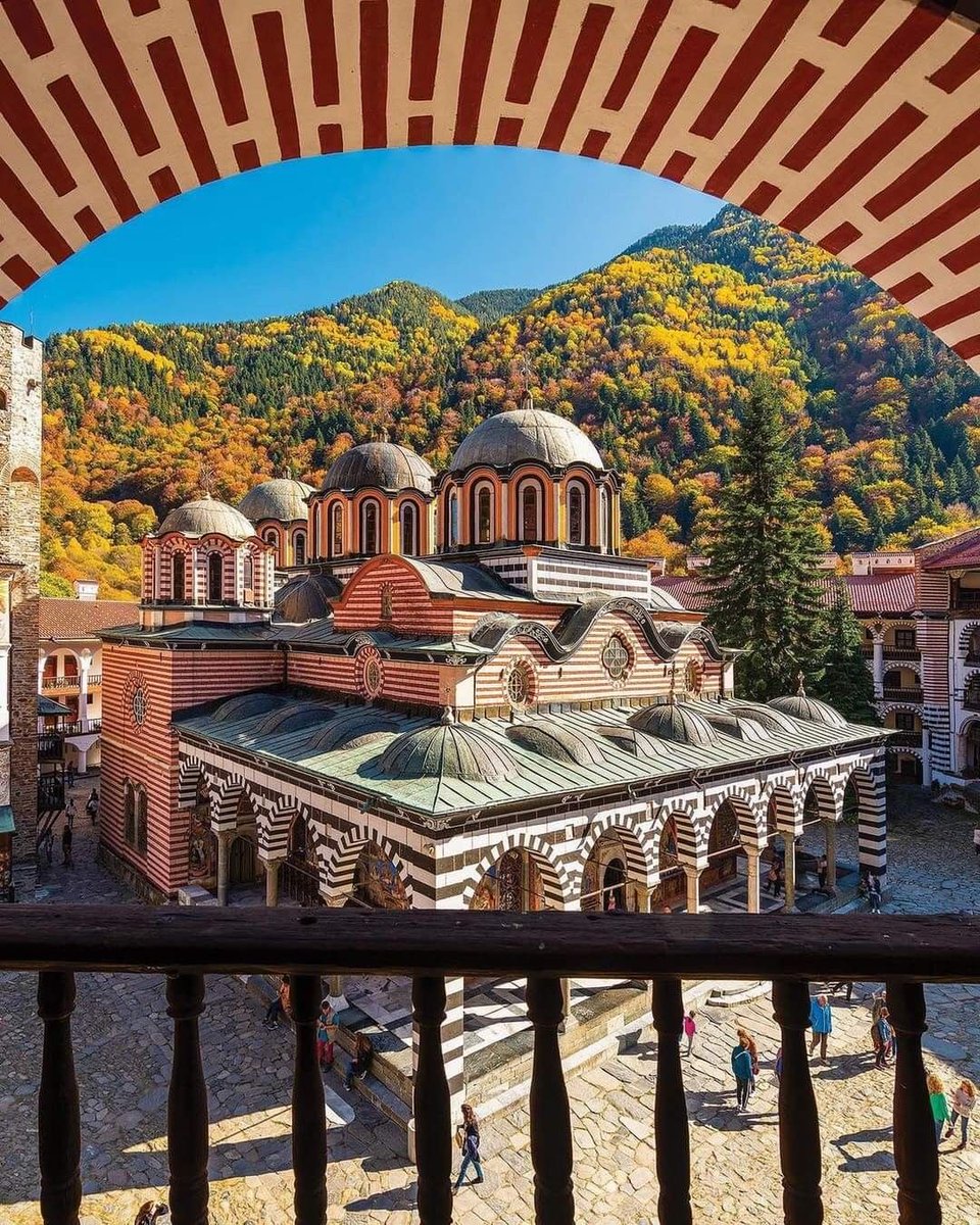 TravelDolce's tweet photo. Medieval art hidden in alpine forests.
#RilaMonastery #Bulgaria https://t.co/Pof0cCsTST