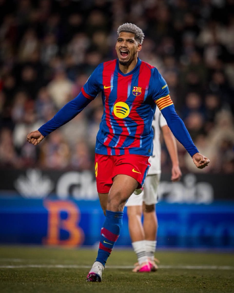 DesmundOris tweet media