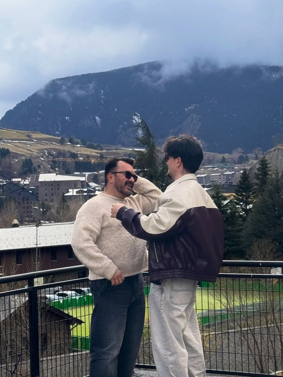 Dess Family tweet media