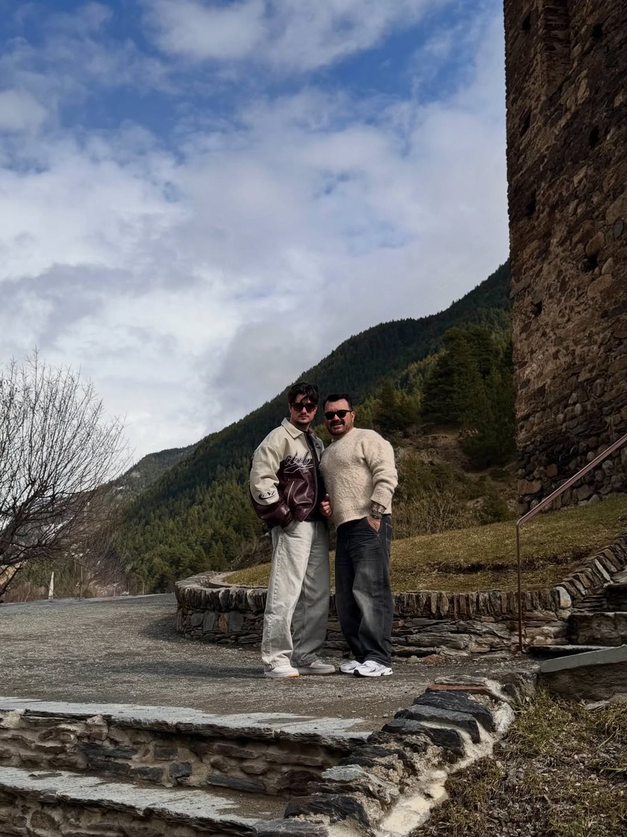 Dess Family tweet media