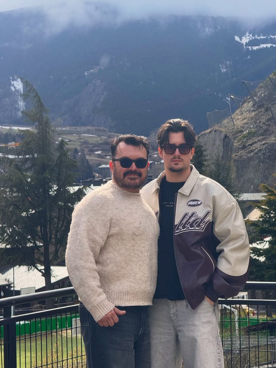 Dess Family tweet media