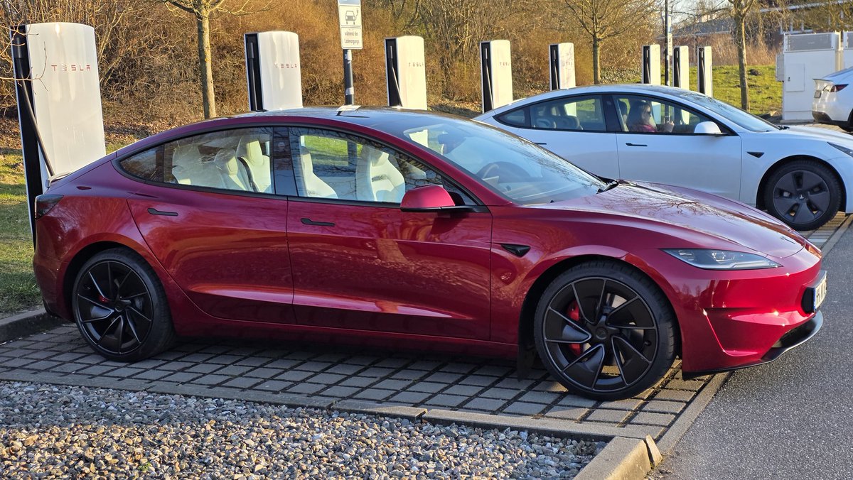 Krīs 🚀✨4️⃣2️⃣ tweet media