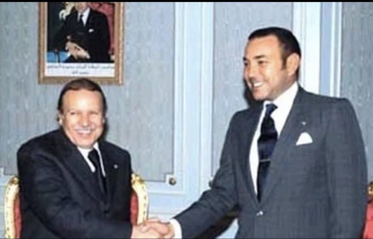 Sisjekdb tweet media