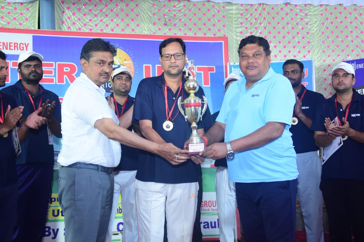 Newstrack tweet media