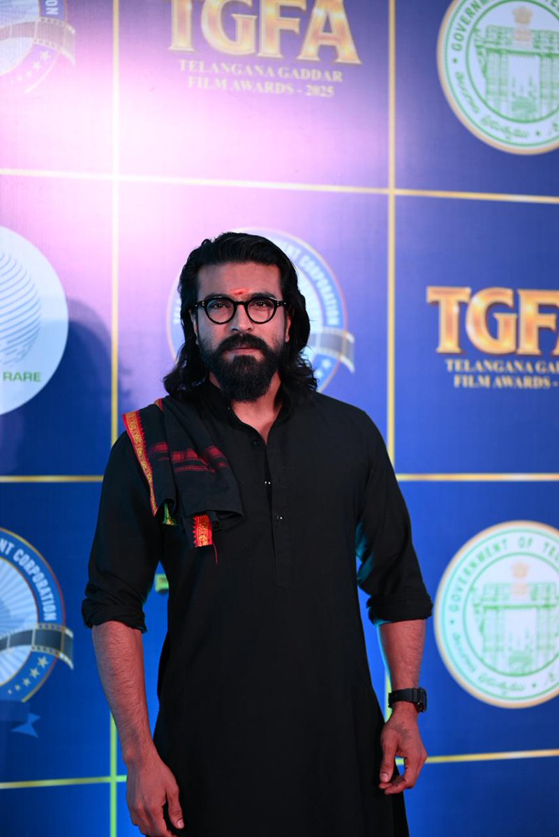 Trends RamCharan ™ tweet media