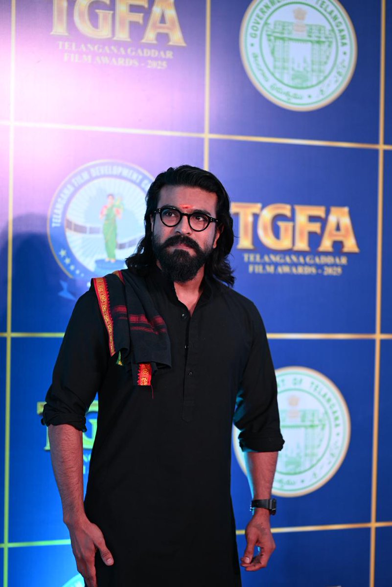 Trends RamCharan ™ tweet media