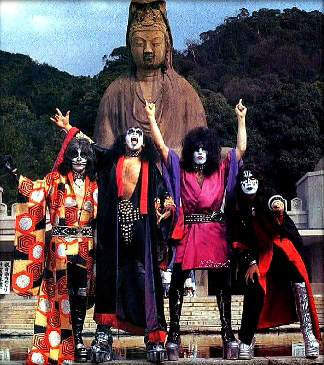 𝐊𝐈𝐒𝐒𝐨𝐩𝐨𝐥𝐢𝐬 tweet media