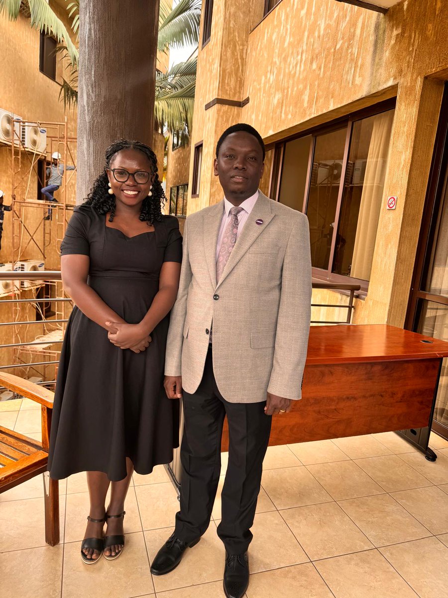 Lung_Institute's tweet photo. Moved by the innovative TeachBox, Dr. @RichardKabanda2 the Commisioner Health Promotion @MinofHealthUG pledged to engage the Lung Institute to integrate it into Community Health Extension Worker training manuals so frontline workers can better educate communities on clean cooking and the dangers of air pollution.
@LivUni @brucekirenga @rnantanda @ikimuli2020 @Kutsmarie @alupo_patricia @Jackynakabira