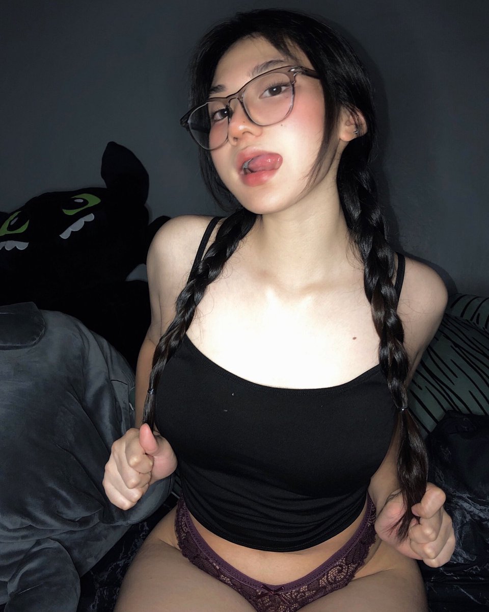 Ani_2211's tweet photo. If you accept random nudies from 22yo, say hi 👋 https://t.co/sJf1ief8jq
