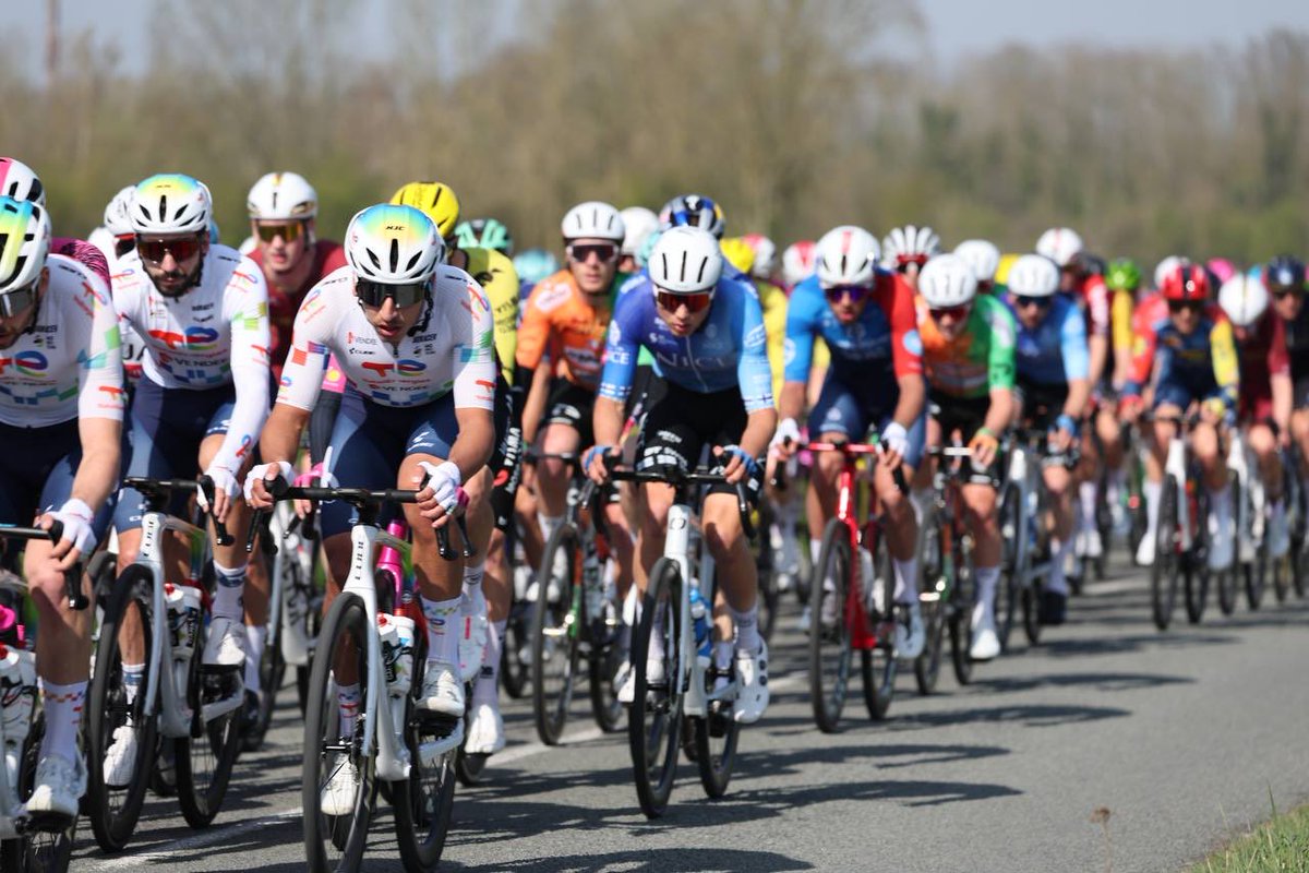 departement59's tweet image. Du monde au bord des routes et du beau spectacle pour le Grand Prix de #Denain .🚴‍♂️
 
À quelques semaines de Paris-Roubaix
les coureurs ont offert une course animée du début à la fin.
 
Bravo à tous les participants et félicitations à Alec Segaert qui remporte cette 67e édition