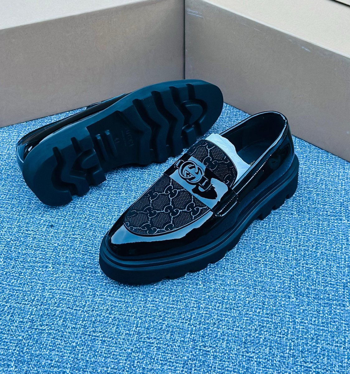Size:39-46 

Tsh.135,000

CONTACTS:+255718007463

For pickup 🛵 📦 and delivery 🛵  🚚
