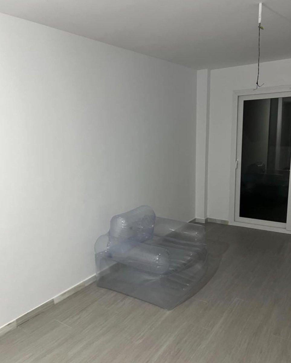 Composition tweet media