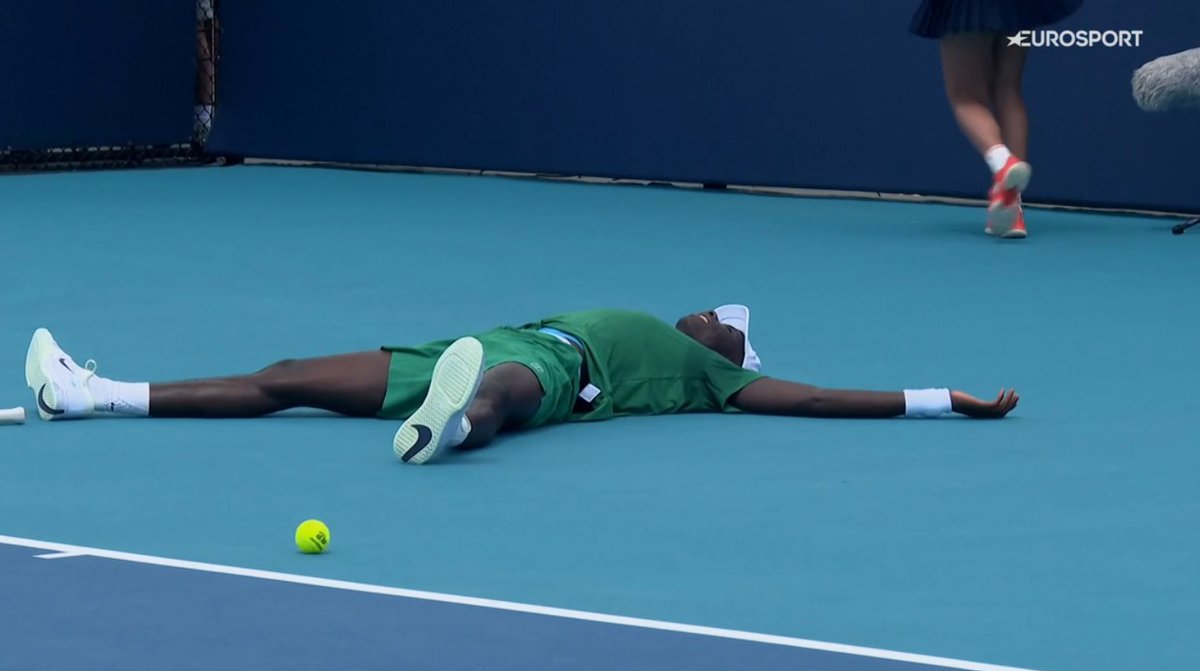 Tennis Legend tweet media