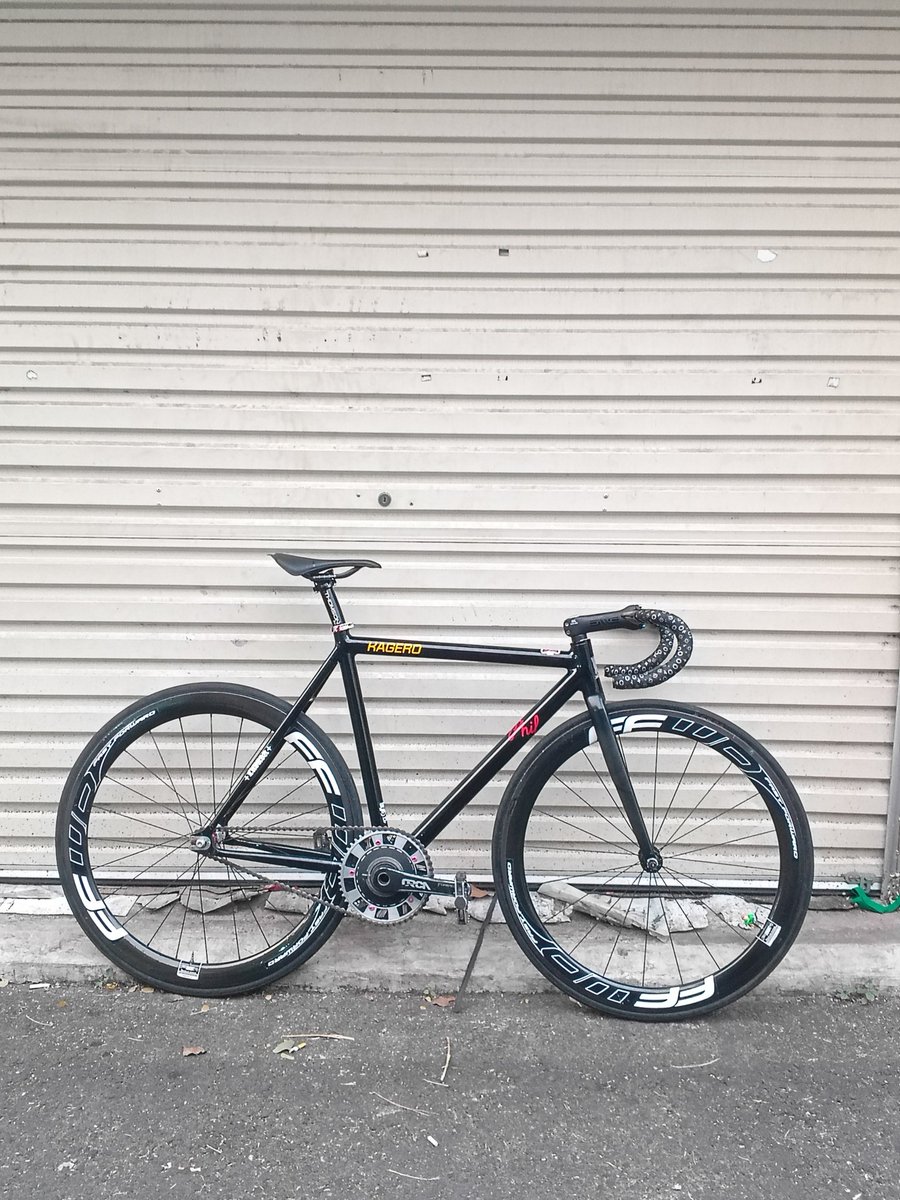 Rangga Cakep tweet media