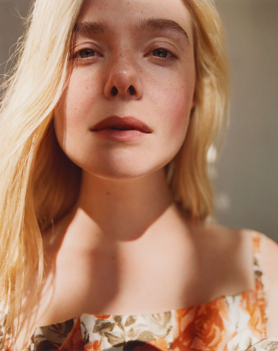 Elle Fanning Central 👽 tweet media