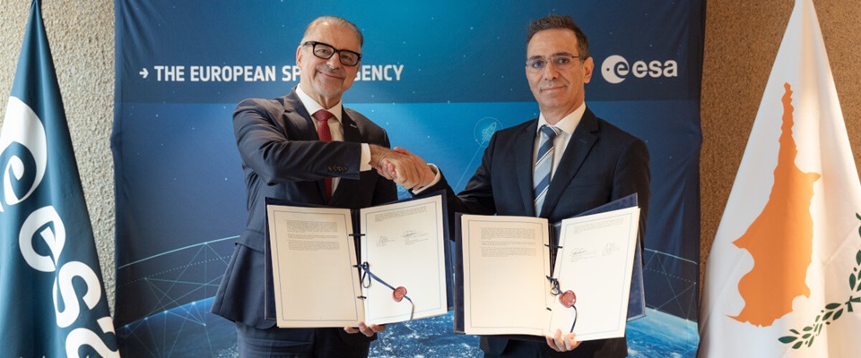 Txifliti's tweet image. Atzo sei ordu eta erdiko Ontziz kanpoko jarduera burutu zuen NASAk "ISS"an.

Zipre ESAko kide elkartua bihurtu da.

#Soyuz5 suziriaren lehen hegaldia, martxoaren 27an izango da.

Gaur gauean, #Artemisa2 misioko #SLS suziria, jaurtitzeko plataformarantz irtengo da.

#Espazioa