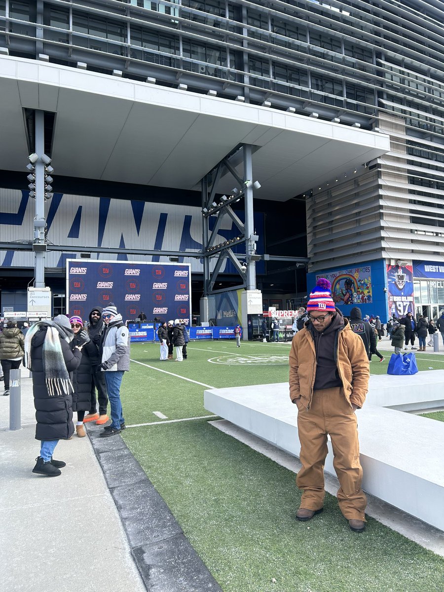 Geez☔️ tweet media