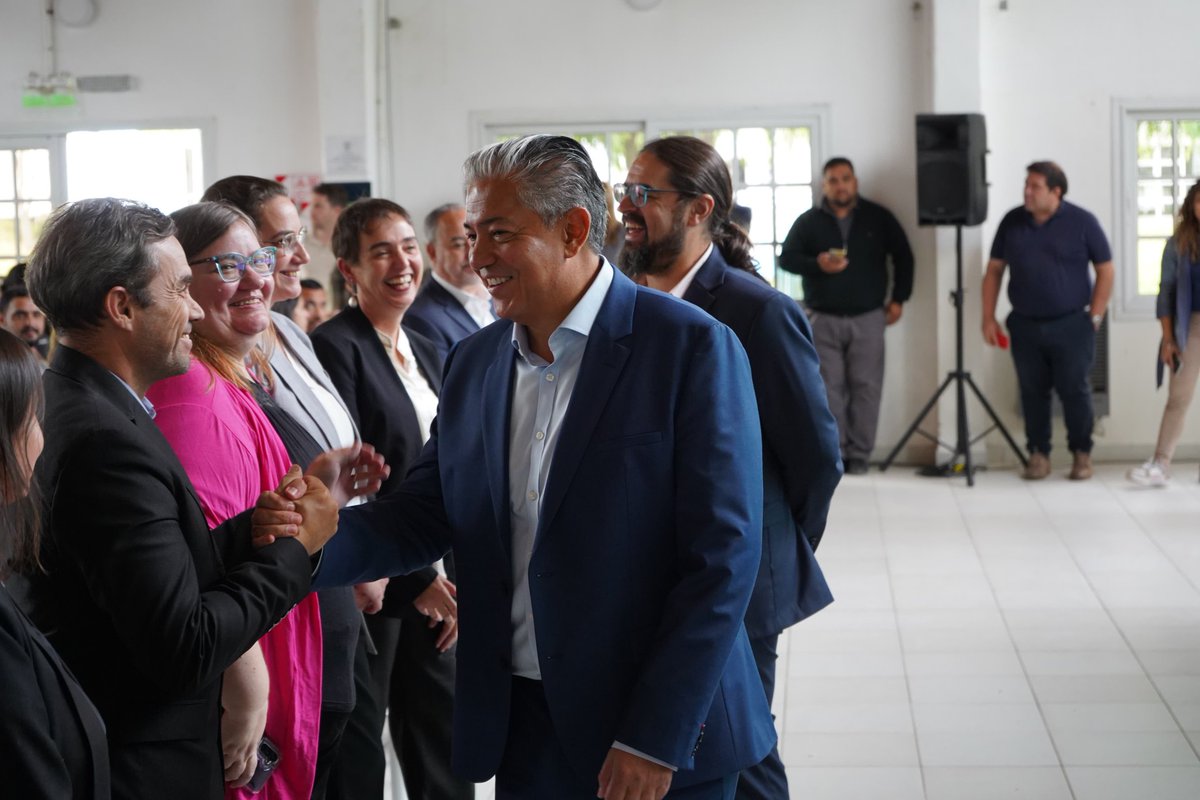 Rolo_Figueroa's tweet photo. SALUD MENTAL ACCESIBLE: MÁS PRESENCIA, MÁS RESPUESTA

Presentamos SaMA (+), una estrategia del Ministerio de Salud para dar respuesta al aumento de consultas por consumos problemáticos y salud mental, con más accesibilidad, acompañamiento y articulación territorial.

Ampliamos horarios, sumamos equipos móviles, fortalecemos la línea telefónica y el Polo de Mujeres y Diversidad. Neuquén eligió un Estado eficiente, donde el desafío es garantizar la provisión de bienes y servicios públicos de calidad para cada vez más personas.