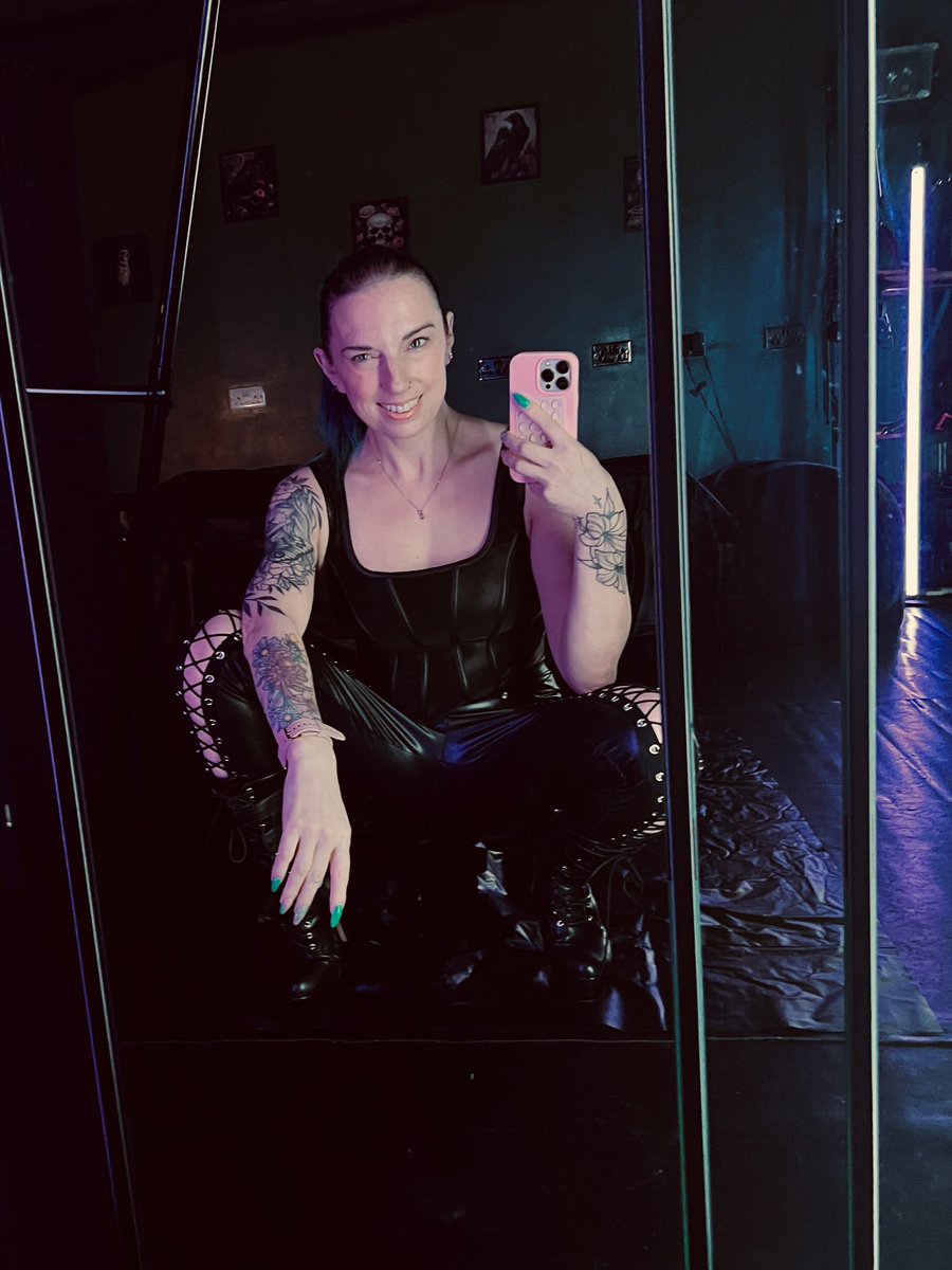 Miss Masha Blues tweet media