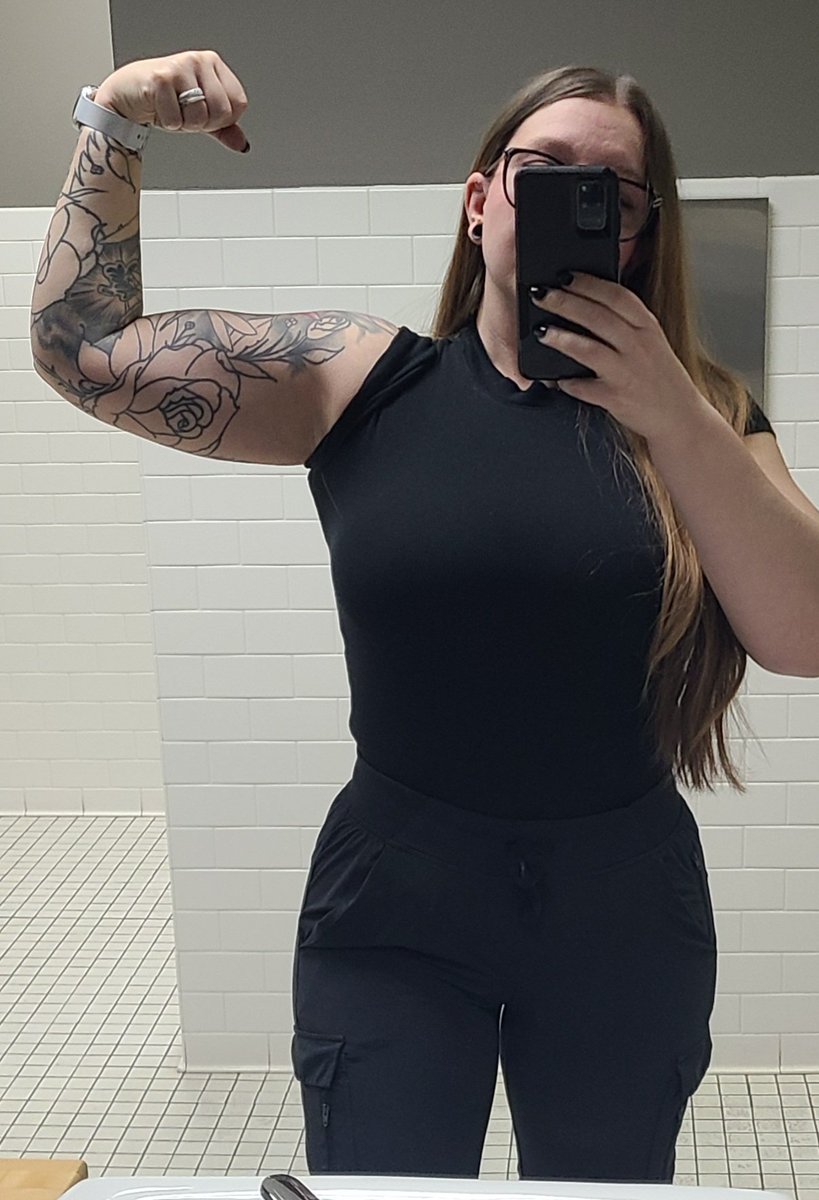 JessTheMess tweet media