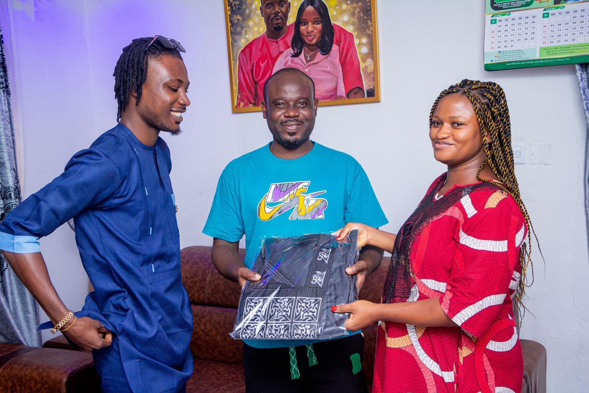 Celebrity Tailor tweet media