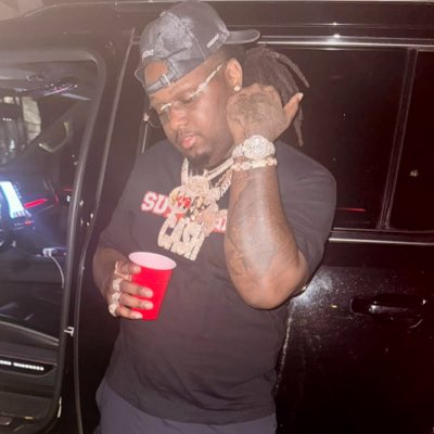 MoneyMakin_Cash's tweet photo. #NewProfilePic https://t.co/IhkuvHMfYu
